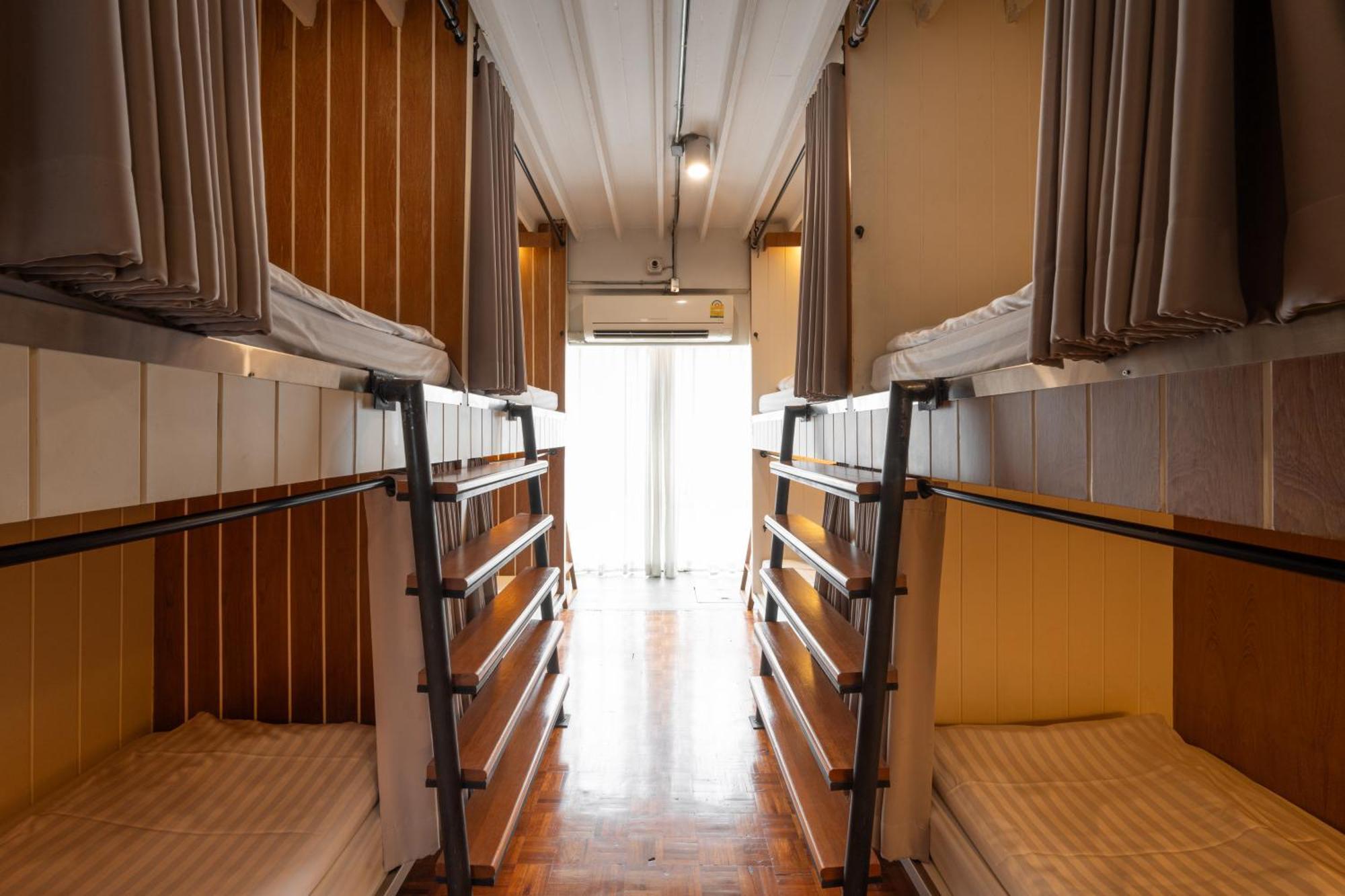Bed Addict Hostel - Chiang Mai — Photos 1